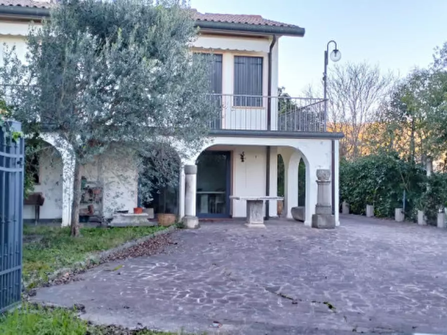Immagine 2 di Villa in vendita  in Via Regianzane a Galzignano Terme