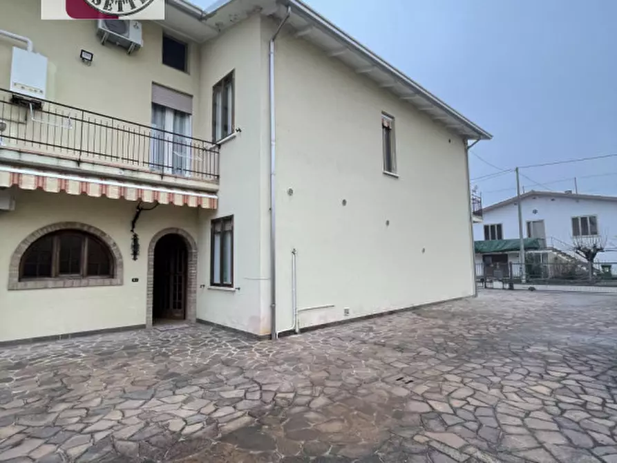 Casa bifamiliare in vendita in via secchi a Piazzola Sul Brenta