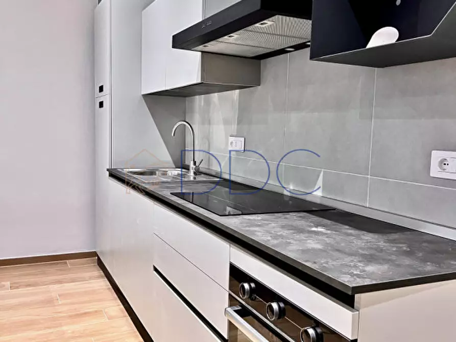 Immagine 4 di Appartamento in affitto  in corso re umberto 5 a Torino