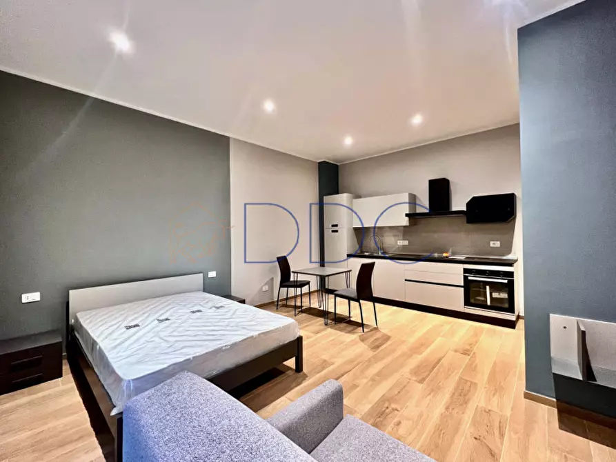 Immagine 5 di Appartamento in affitto  in corso re umberto 5 a Torino