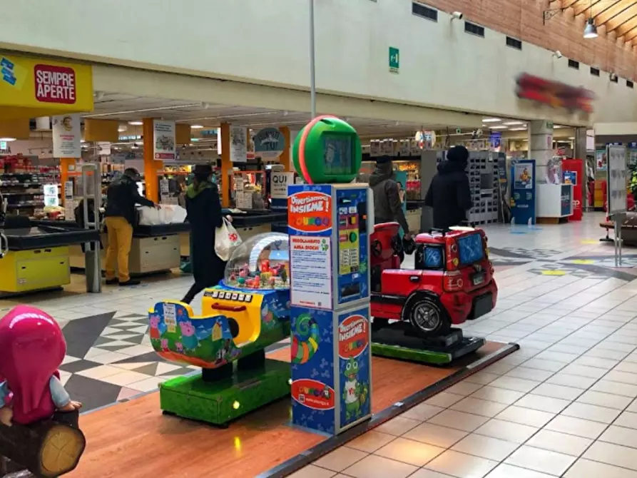 Immagine 5 di Posto auto in vendita  in Via Vittorio De Sica, N. 5-7 a Fiumicino