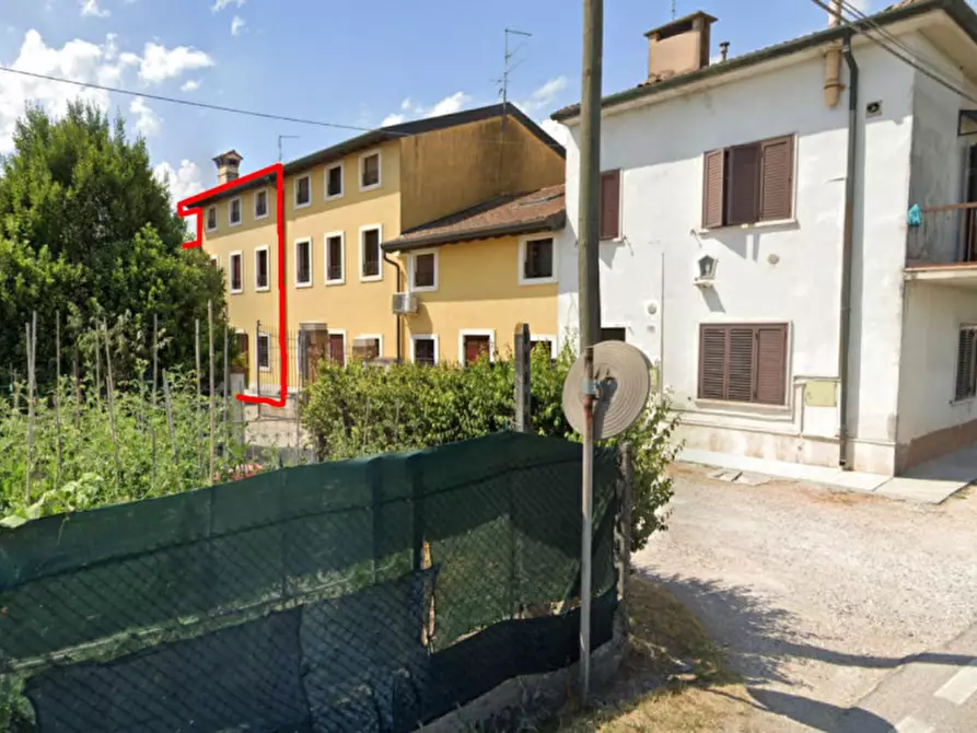 Immagine 1 di Appartamento in vendita  in frazione Casotti, Via Verona, N. 9 a Povegliano Veronese