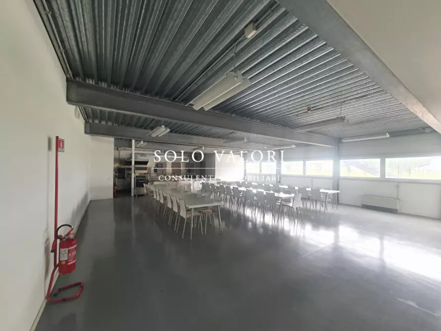 Immagine 8 di Capannone industriale in affitto  a Roncade