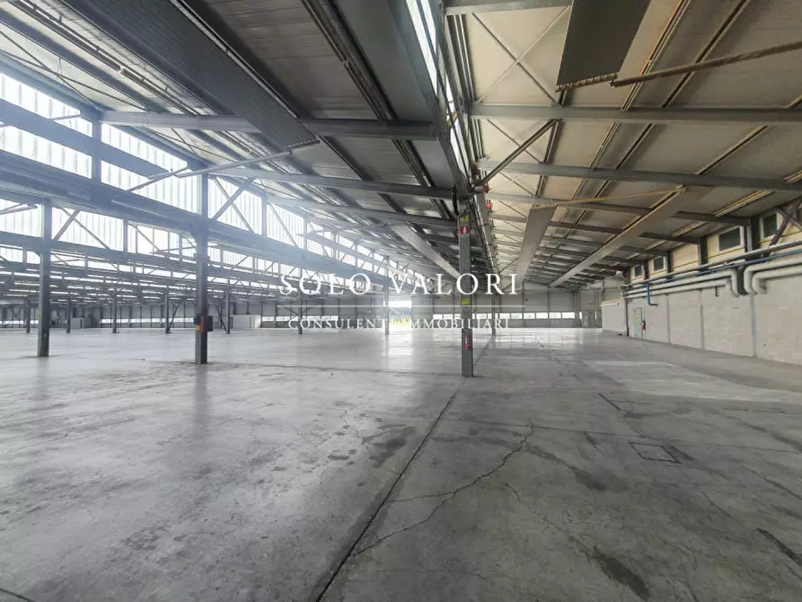 Immagine 9 di Capannone industriale in affitto  a Roncade