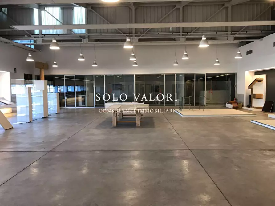 Immagine 17 di Capannone industriale in affitto  a Pordenone