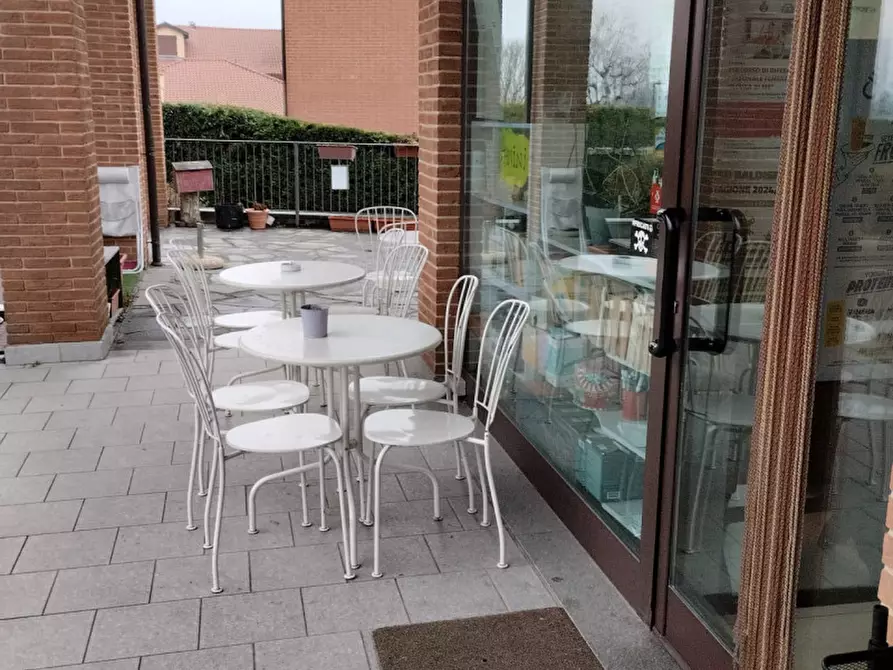 Immagine 1 di Negozio in vendita  in PIAZZA IV NOVEMBRE 5 a Baldissero Torinese