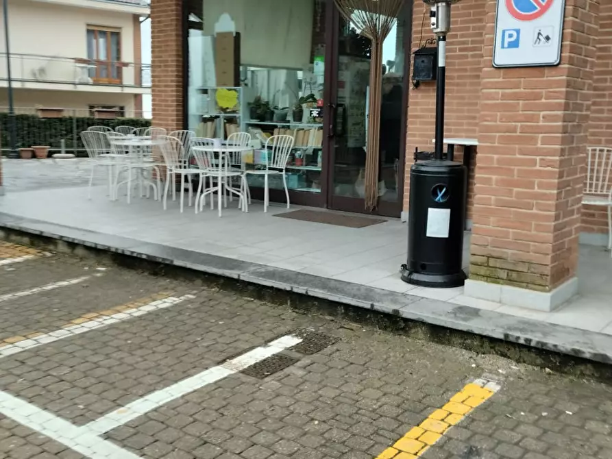 Immagine 2 di Negozio in vendita  in PIAZZA IV NOVEMBRE 5 a Baldissero Torinese