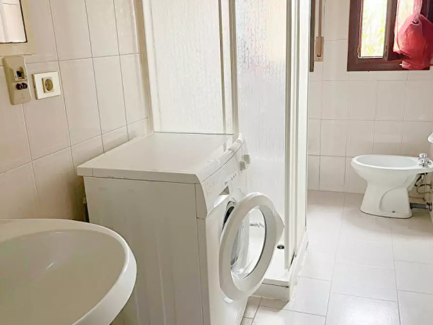 Immagine 3 di Appartamento in vendita  a Rovigo