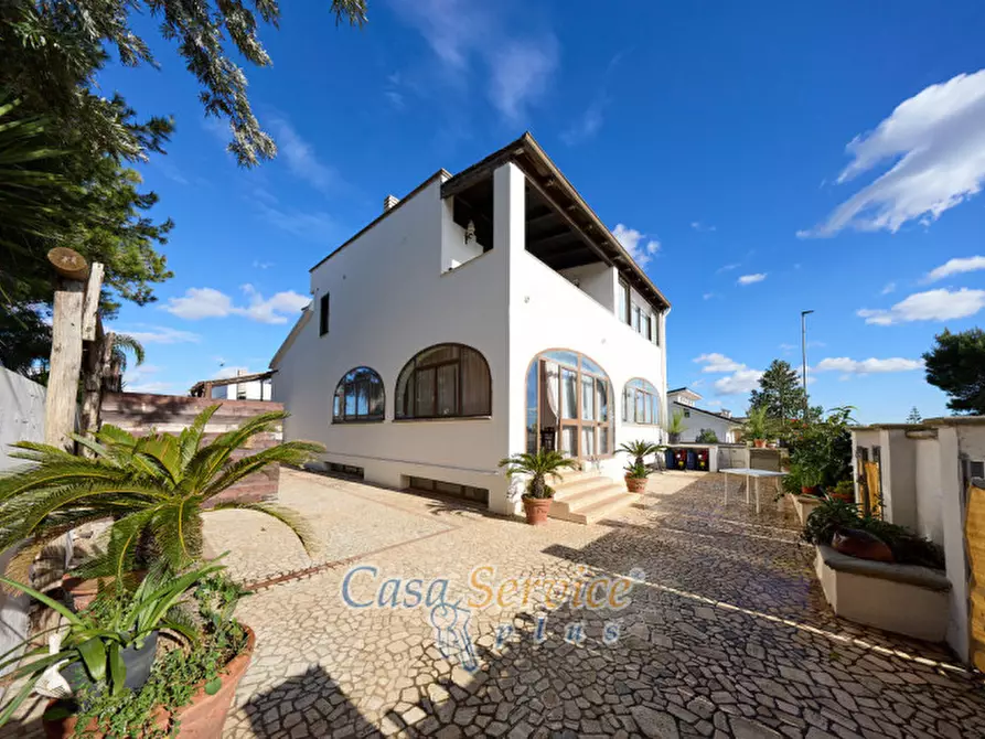 Immagine 1 di Casa indipendente in vendita  in Viale della Satureggia a Matino