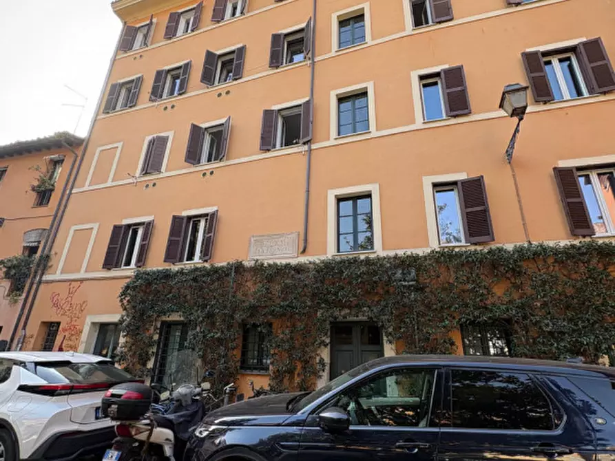 Immagine 4 di Appartamento in vendita  in piazza de' renzi a Roma