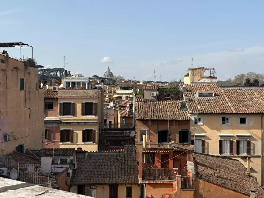 Immagine 5 di Appartamento in vendita  in piazza de' renzi a Roma