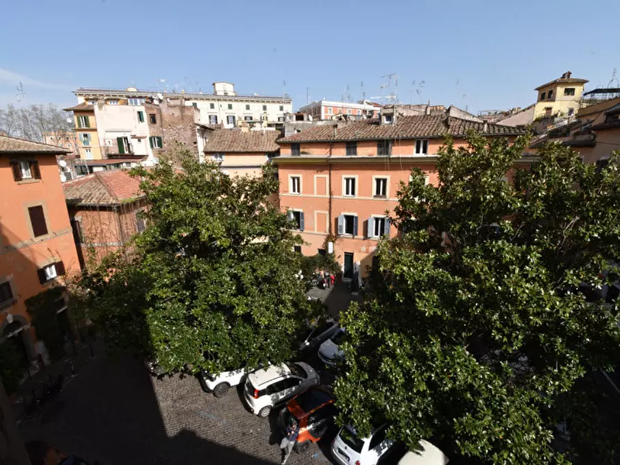 Immagine 7 di Appartamento in vendita  in piazza de' renzi a Roma