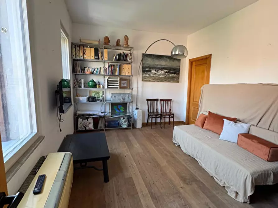 Immagine 14 di Appartamento in vendita  in piazza de' renzi a Roma