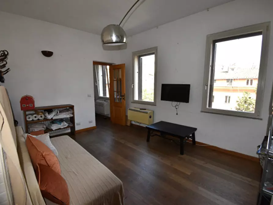 Immagine 15 di Appartamento in vendita  in piazza de' renzi a Roma