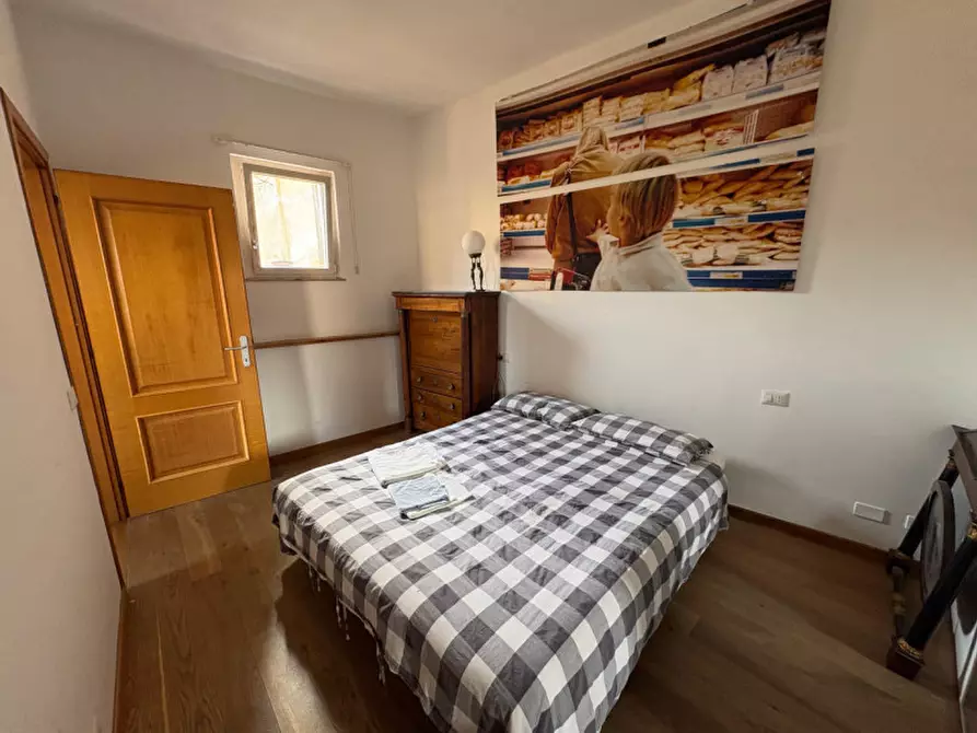 Immagine 16 di Appartamento in vendita  in piazza de' renzi a Roma