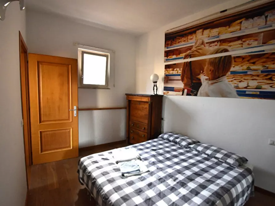 Immagine 19 di Appartamento in vendita  in piazza de' renzi a Roma