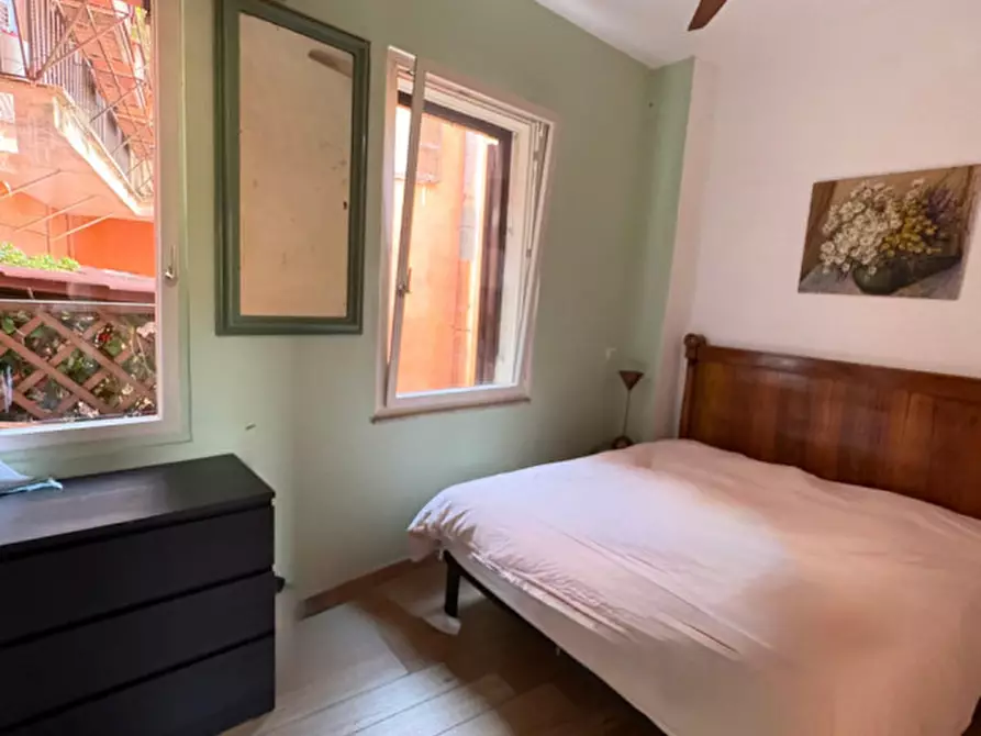 Immagine 24 di Appartamento in vendita  in piazza de' renzi a Roma