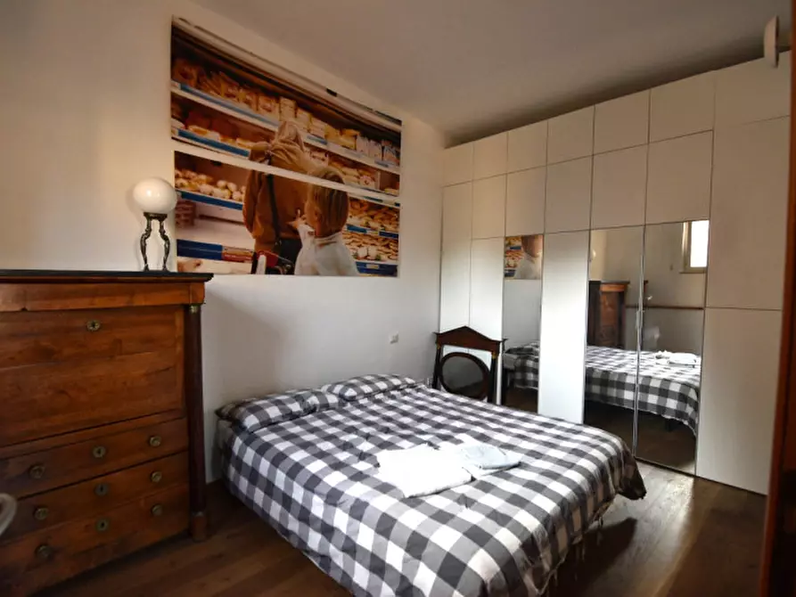 Immagine 27 di Appartamento in vendita  in piazza de' renzi a Roma