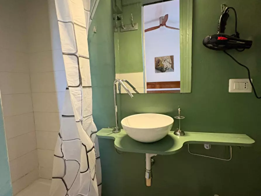 Immagine 28 di Appartamento in vendita  in piazza de' renzi a Roma