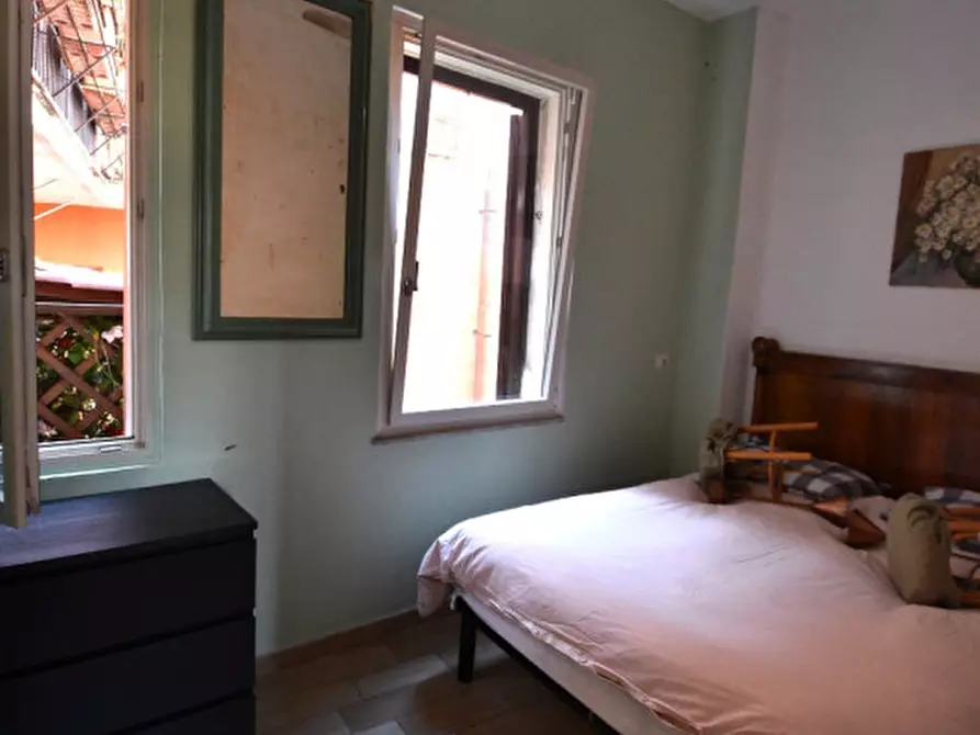 Immagine 30 di Appartamento in vendita  in piazza de' renzi a Roma