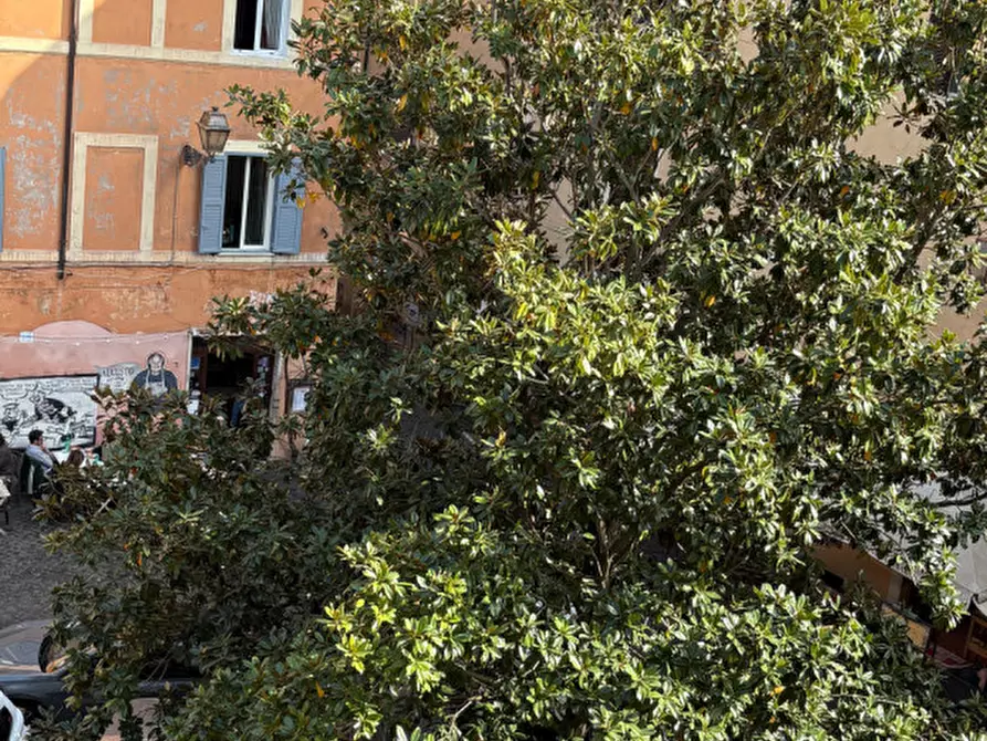 Immagine 30 di Appartamento in vendita  in piazza de' renzi a Roma