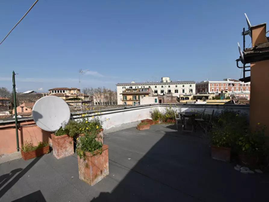 Immagine 32 di Appartamento in vendita  in piazza de' renzi a Roma