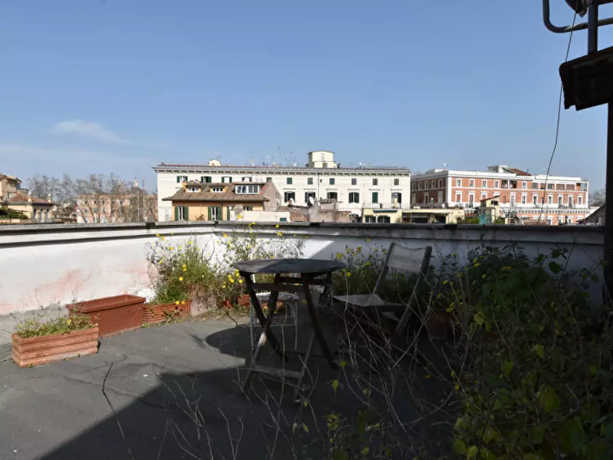 Immagine 36 di Appartamento in vendita  in piazza de' renzi a Roma