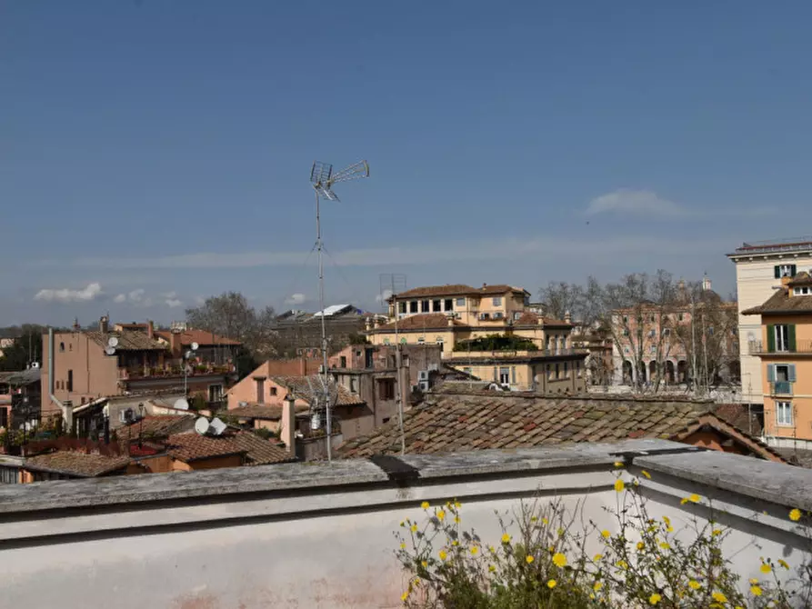 Immagine 38 di Appartamento in vendita  in piazza de' renzi a Roma
