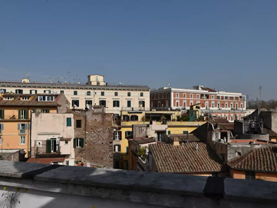 Immagine 39 di Appartamento in vendita  in piazza de' renzi a Roma