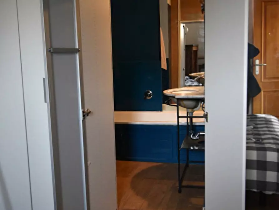 Immagine 41 di Appartamento in vendita  in piazza de' renzi a Roma