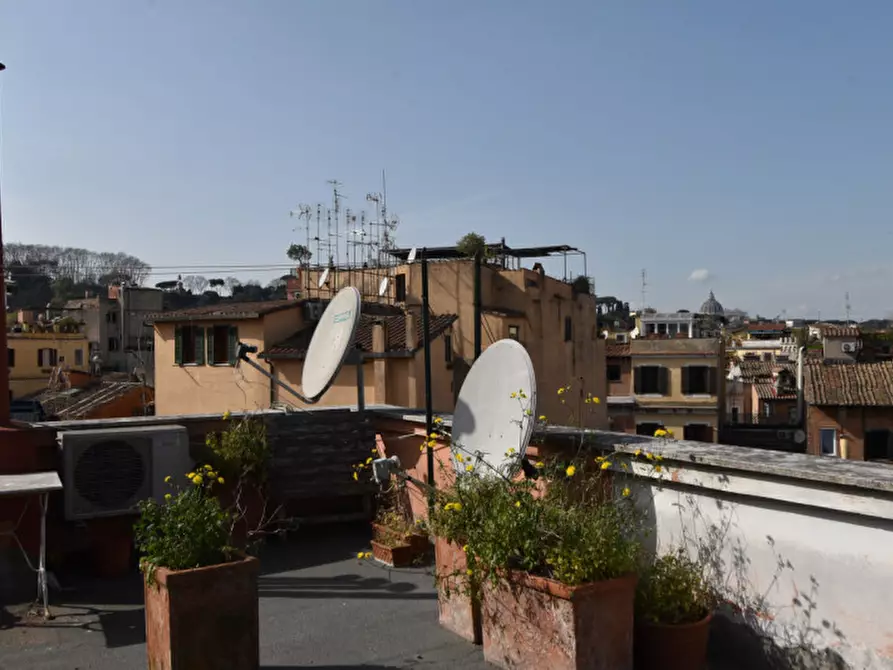 Immagine 58 di Appartamento in vendita  in piazza de' renzi a Roma