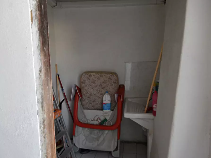 Immagine 59 di Appartamento in vendita  in piazza de' renzi a Roma