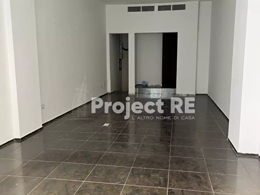 Immagine 5 di Negozio in affitto  a Reggio Di Calabria