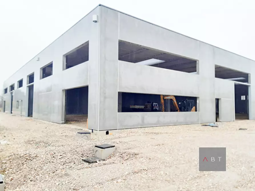 Immagine 1 di Capannone industriale in vendita  a Loreggia