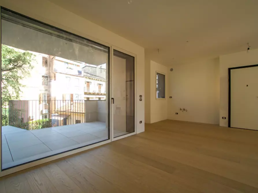 Immagine 6 di Appartamento in vendita  a Verona