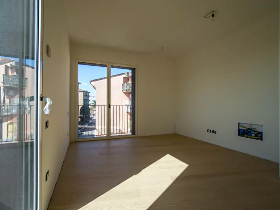 Immagine 9 di Appartamento in vendita  a Verona