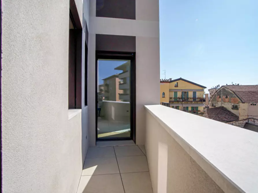 Immagine 15 di Appartamento in vendita  a Verona