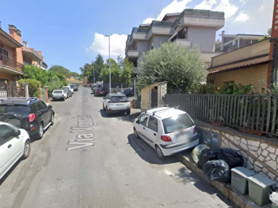 Immagine 4 di Appartamento in vendita  in Via Vignale a Roma