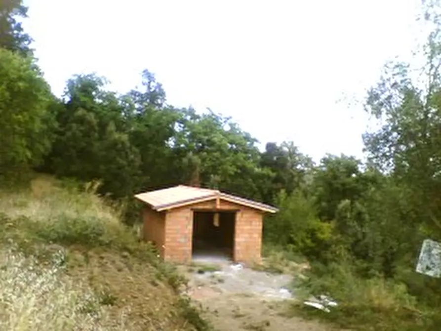 Immagine 1 di Magazzino in vendita  a Sinalunga