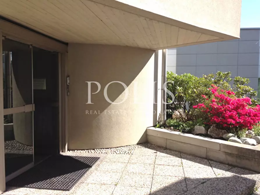 Immagine 3 di Ufficio in affitto  a Como