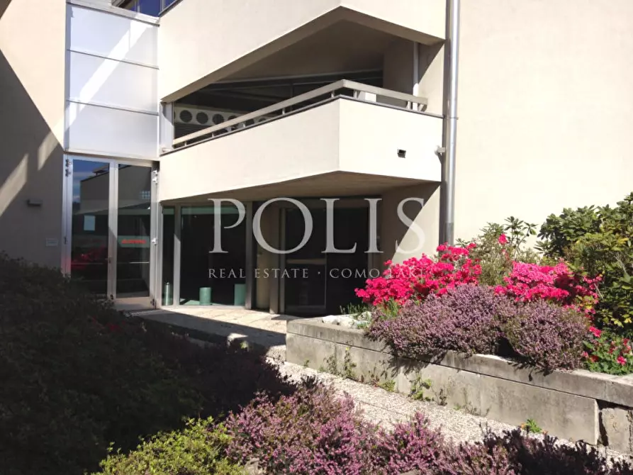 Immagine 4 di Ufficio in affitto  a Como