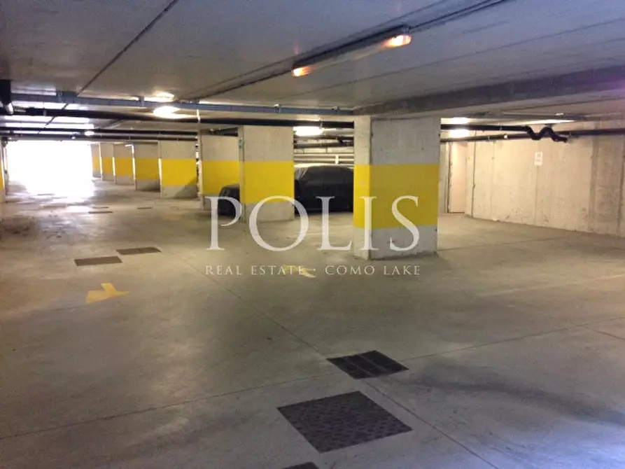 Immagine 12 di Ufficio in affitto  a Como