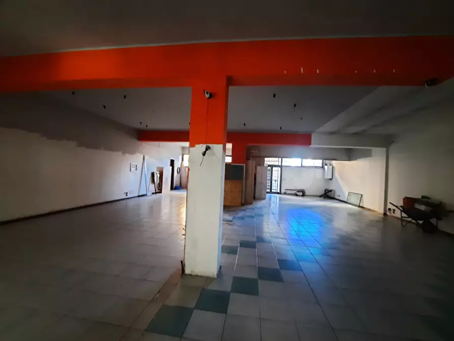 Immagine 4 di Negozio in vendita  in VIA XXV APRILE a Salzano