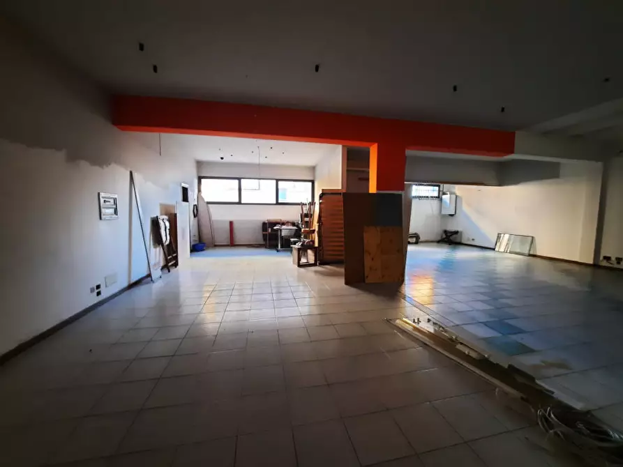 Immagine 8 di Negozio in vendita  in VIA XXV APRILE a Salzano