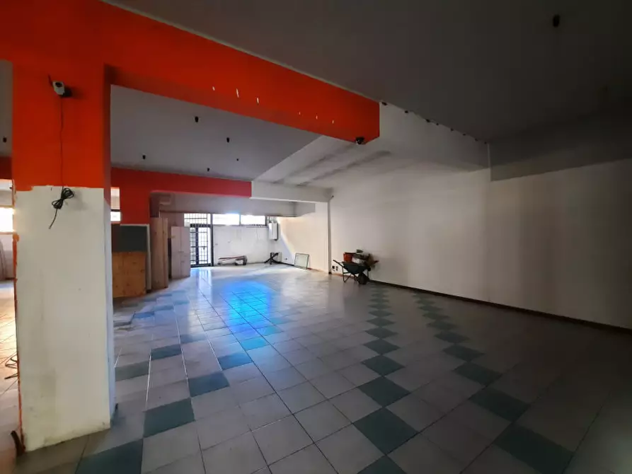 Immagine 14 di Negozio in vendita  in VIA XXV APRILE a Salzano