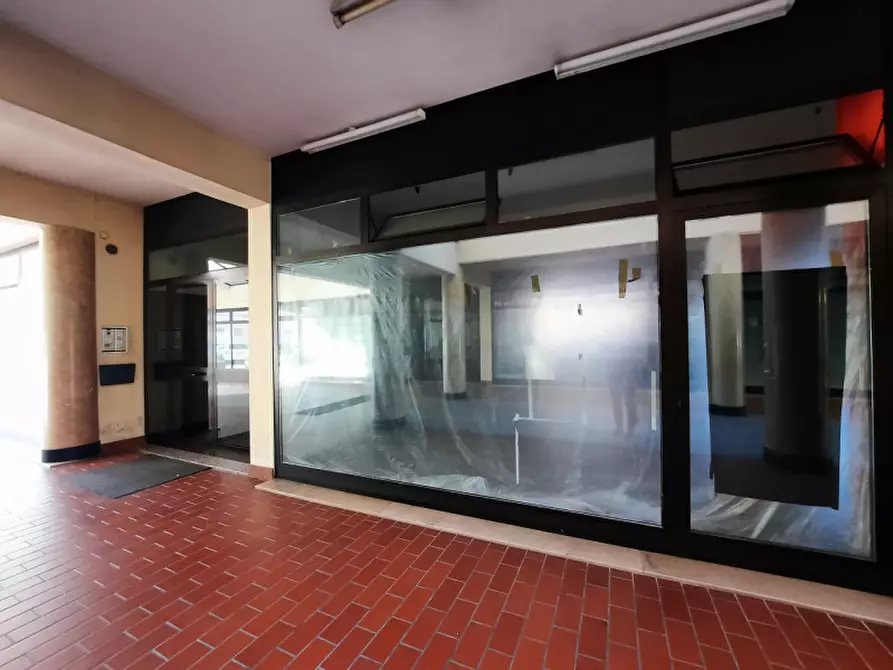 Immagine 16 di Negozio in vendita  in VIA XXV APRILE a Salzano