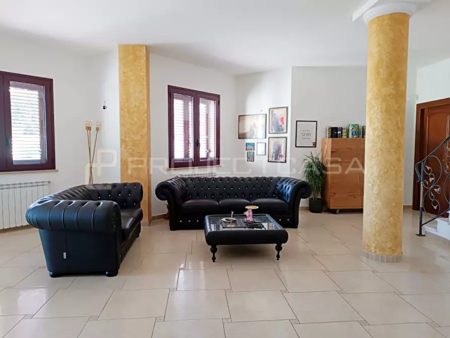 Immagine 7 di Villa in vendita  a Scorrano