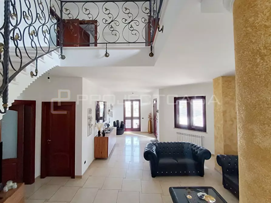 Immagine 11 di Villa in vendita  a Scorrano