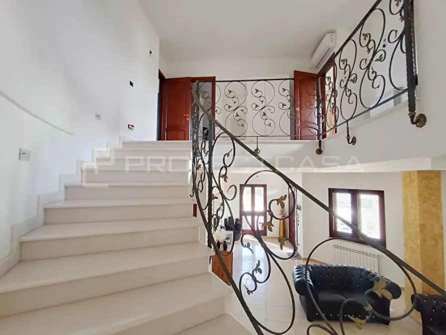 Immagine 25 di Villa in vendita  a Scorrano