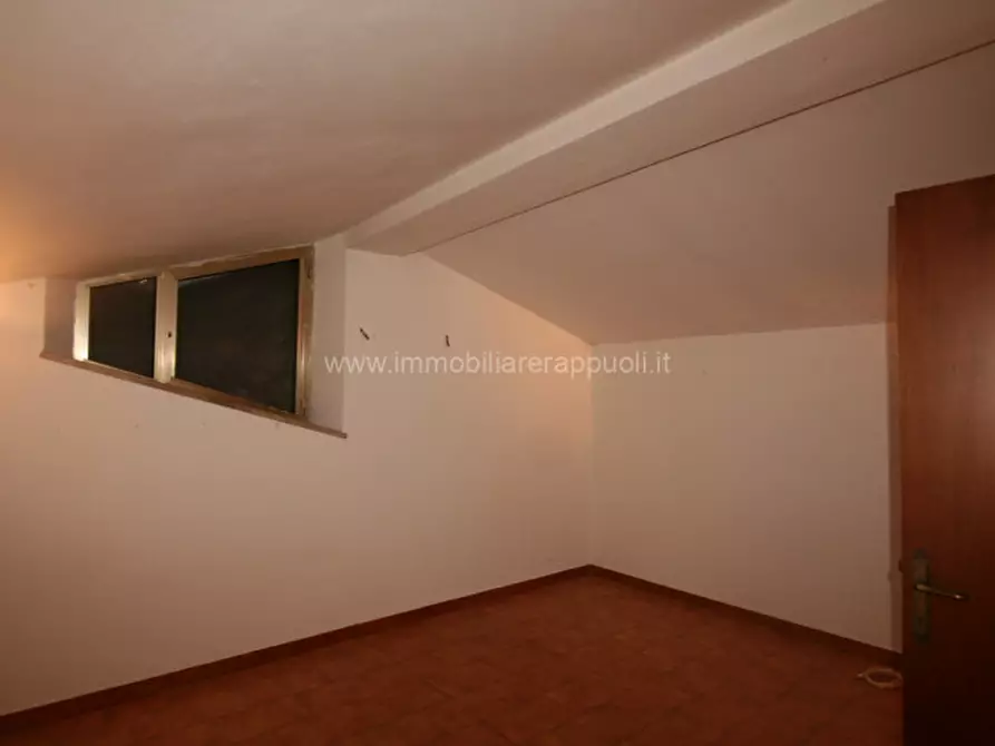 Immagine 8 di Casa indipendente in vendita  a Sinalunga